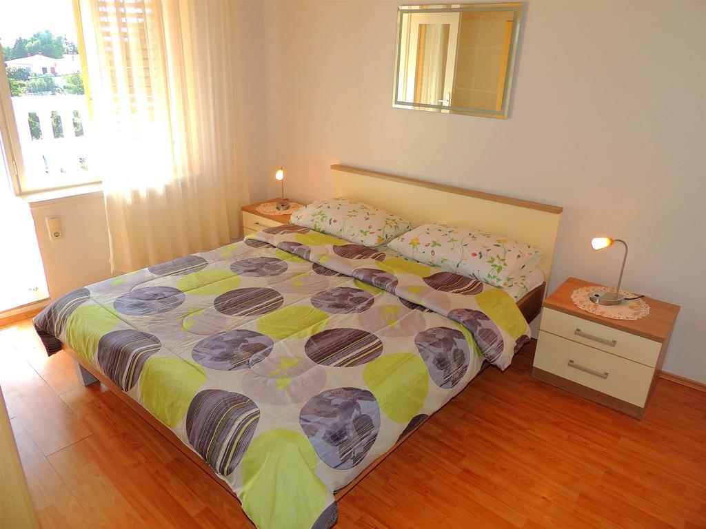 Apartments Zlatko Krk Town Exterior photo